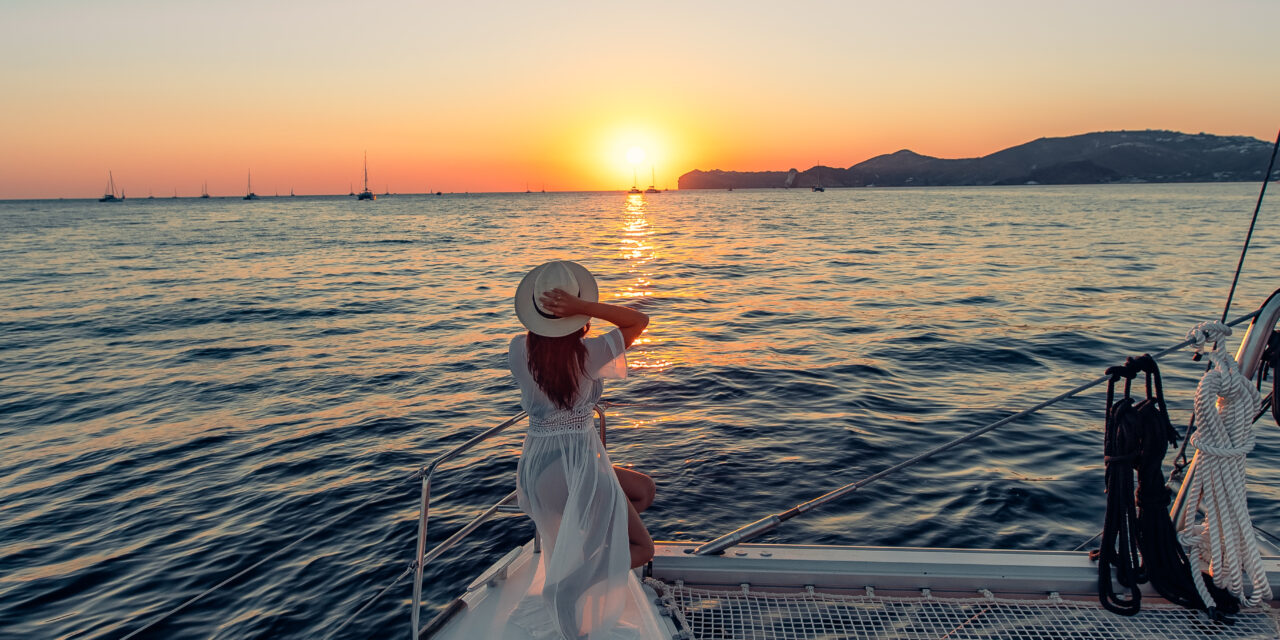 Caldera Yachting: Luxury Cruises in Santorini Greece