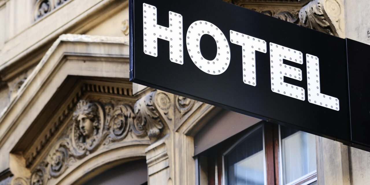 Global hotel prices stabilise as business travel rebounds